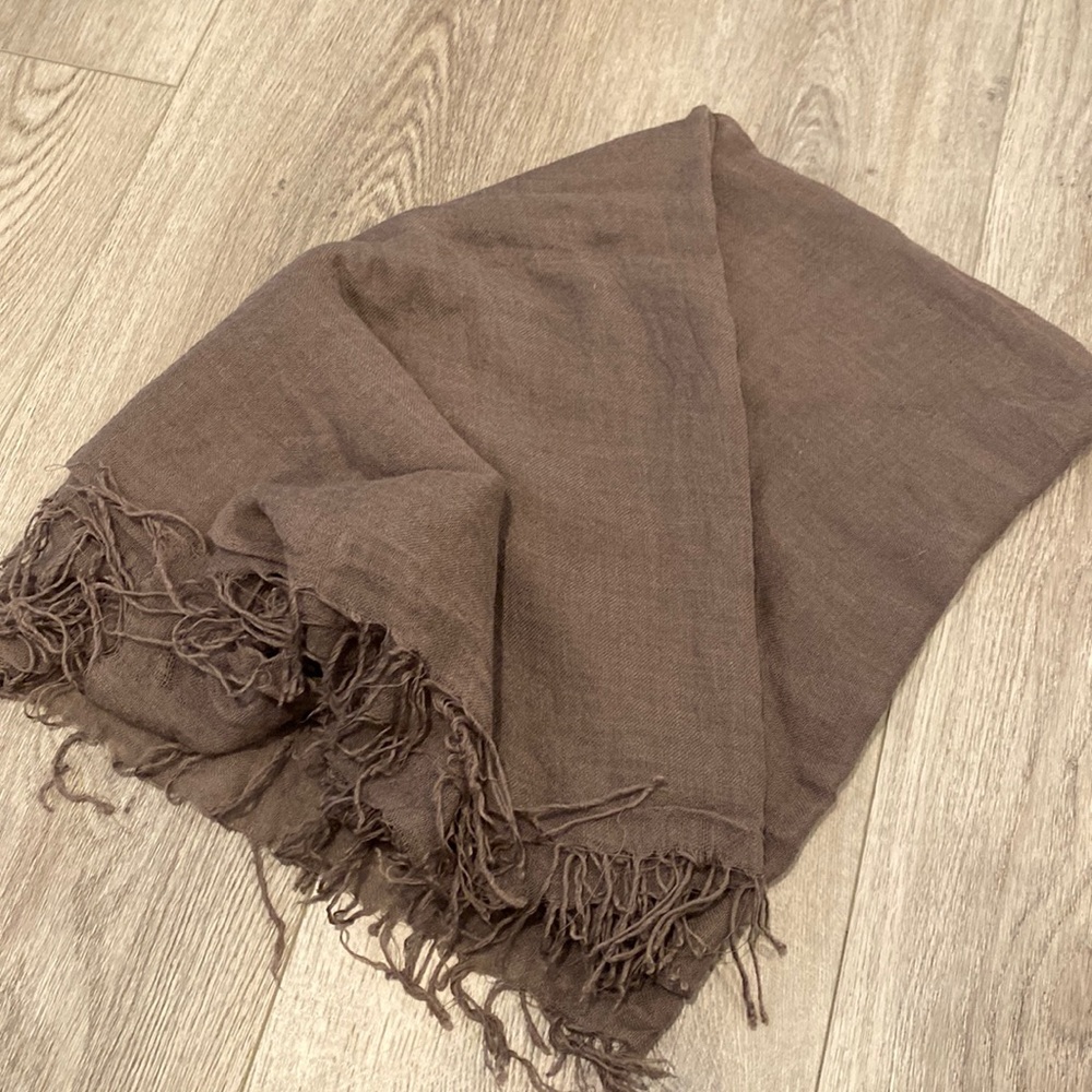 Gorgeous Chan Luu scarf